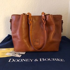EUC Dooney & Bourke Florentine Large ZIP Barlow